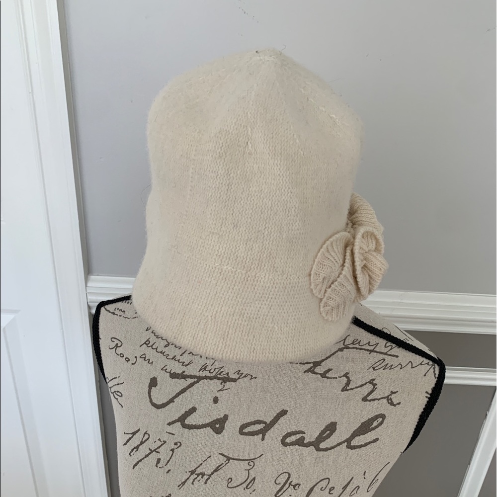 4 stylish hats